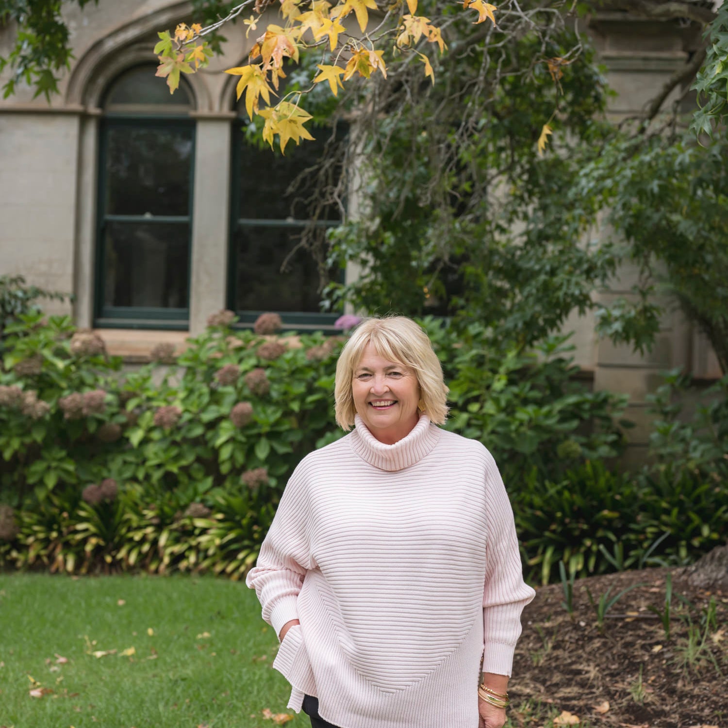 Carrie Pullover