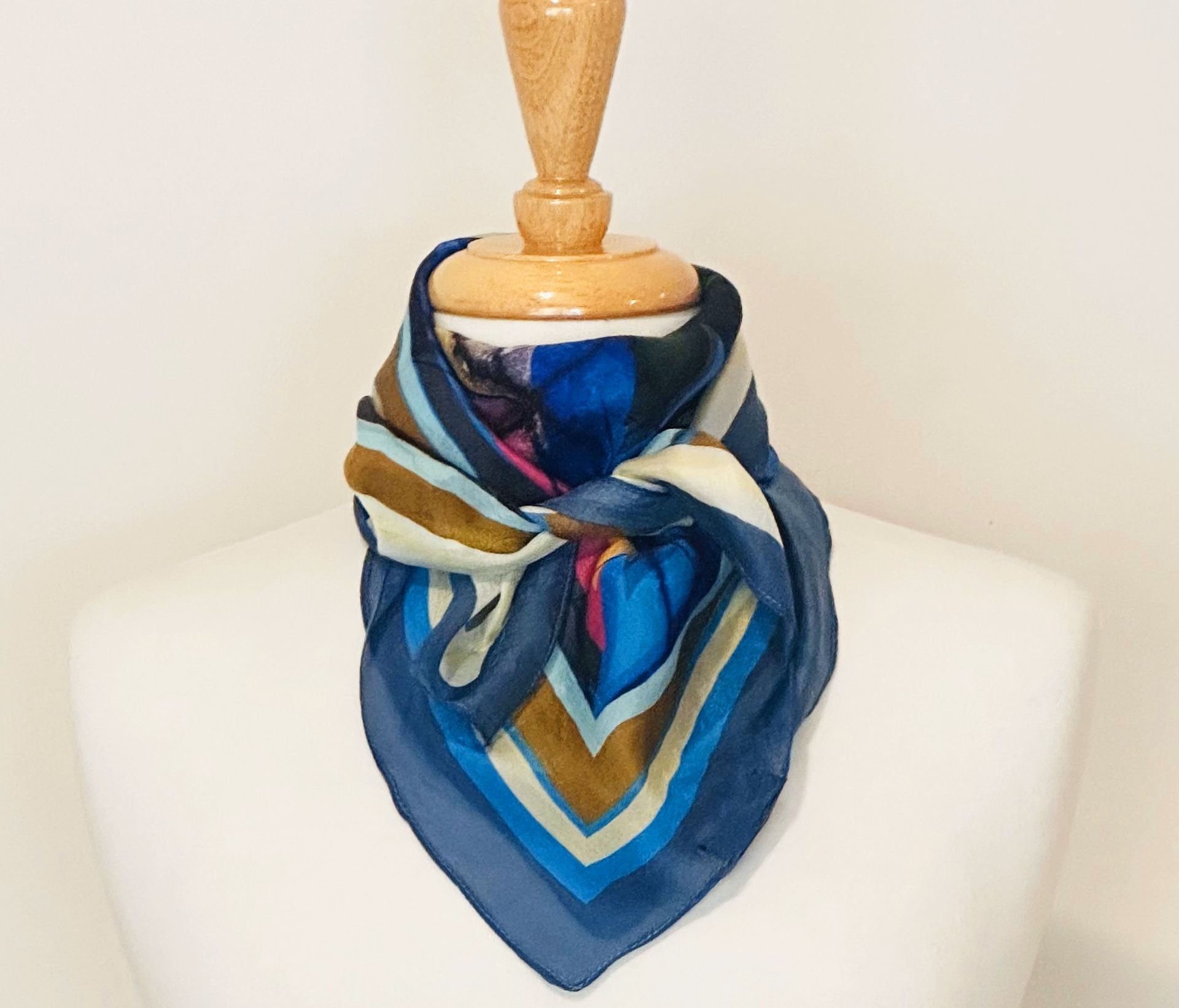 Prisma Silk Square