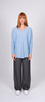 Queen Vee Curved Hem Pullover