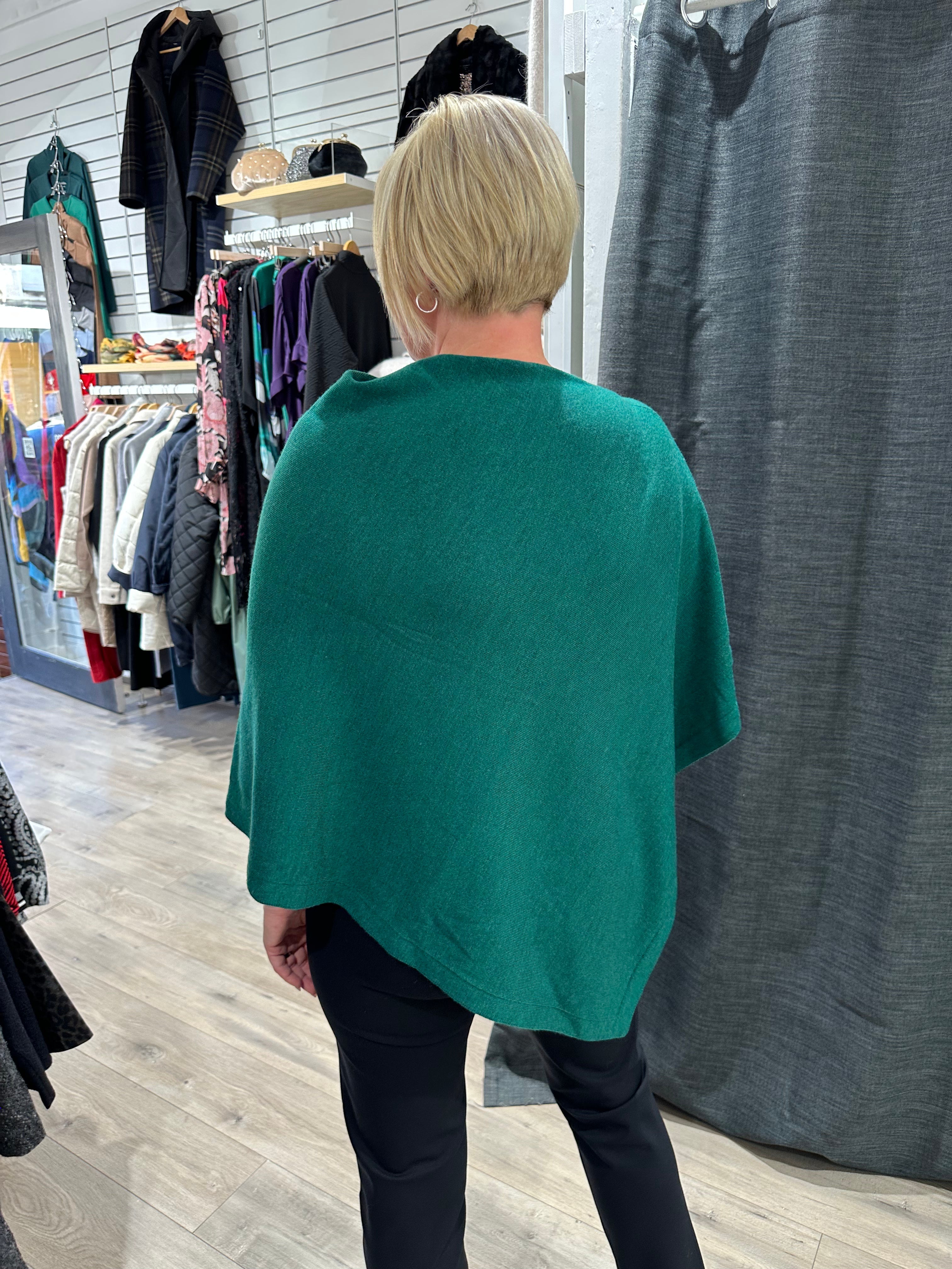 Assym Poncho